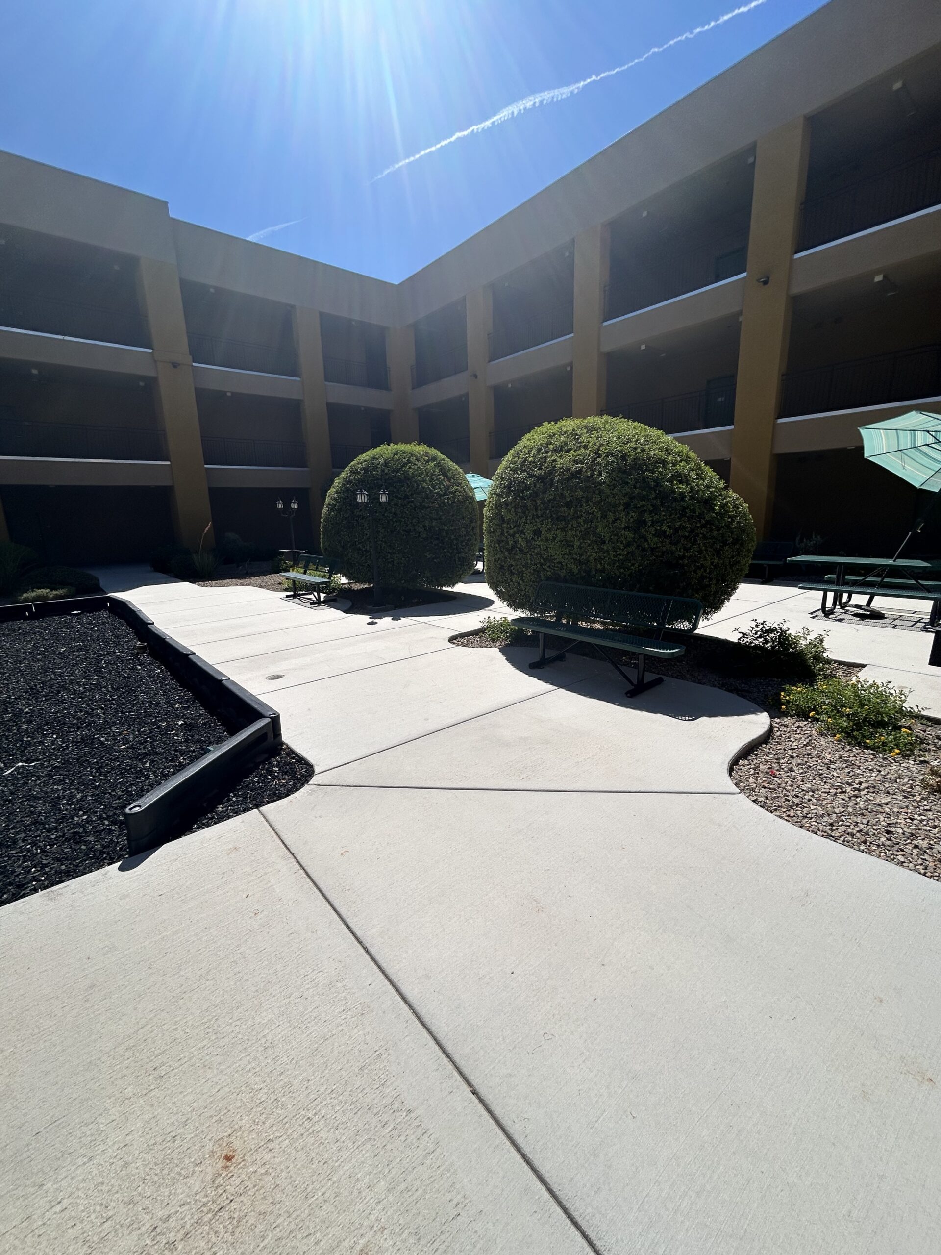 Donna Louise Apartments — photo 2