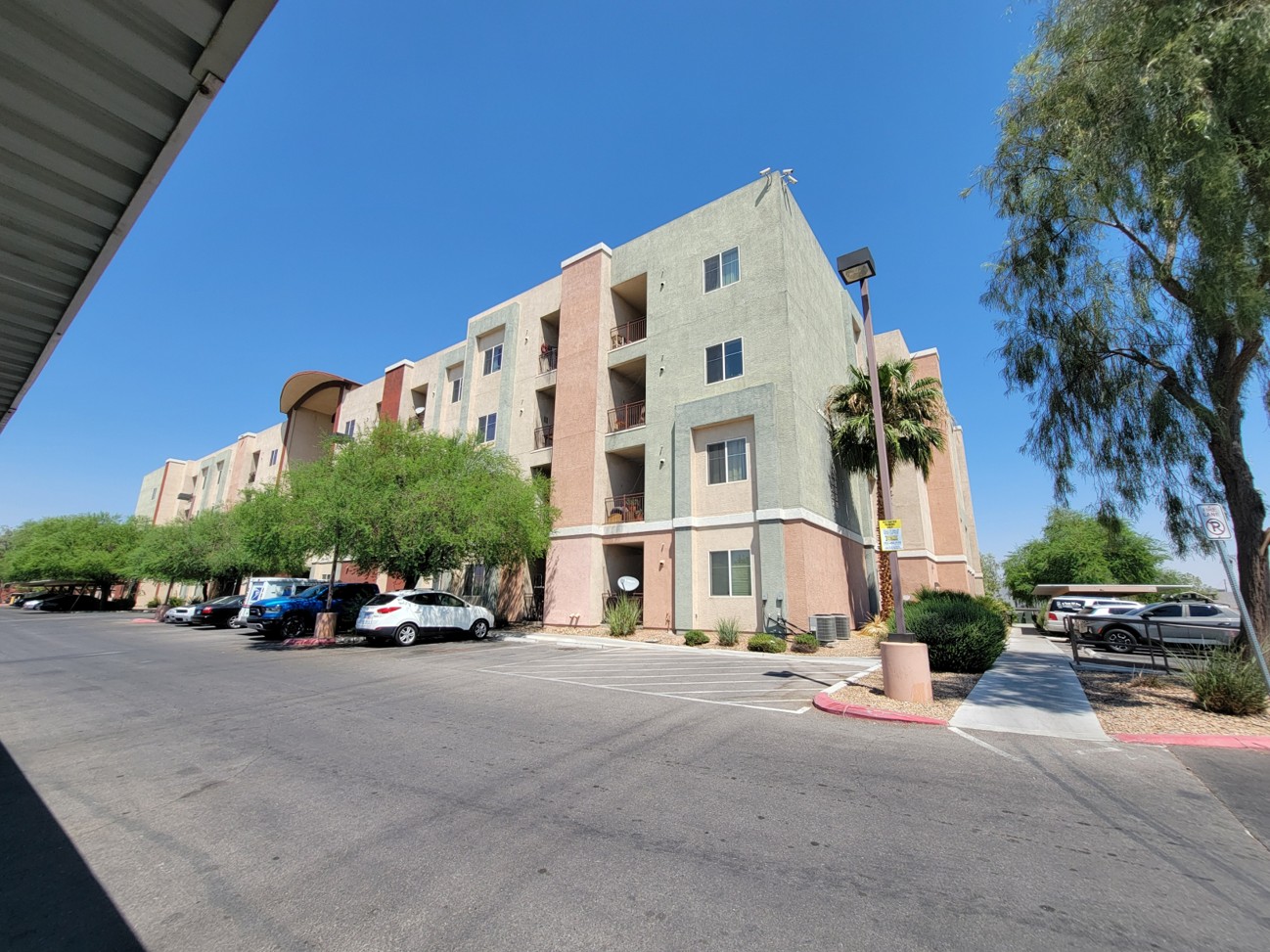 Sarann Knight Apartments — photo 4